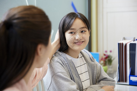 学校分庭律师分钟妈妈学生孩子大学生高清图片素材