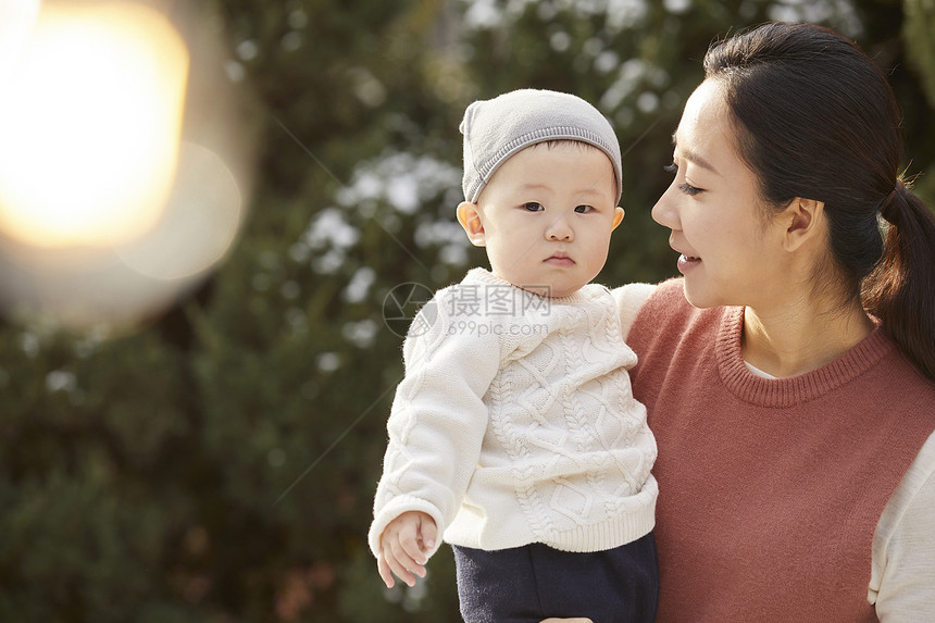 妈妈和孩子的欢乐时光图片