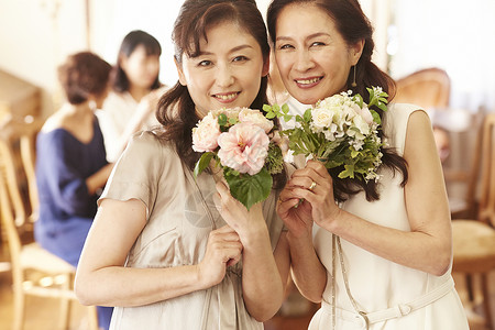 女孩肖像夫人插花课图片