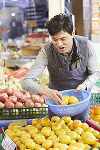 卖水果的小贩背景图片