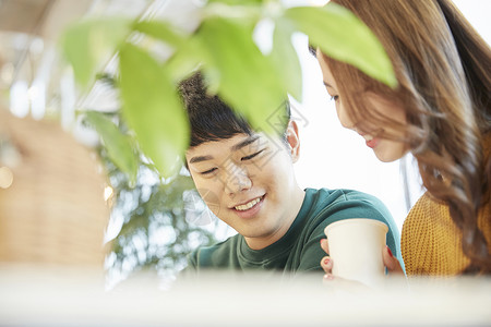 图书馆约会的青年男女幸福高清图片素材