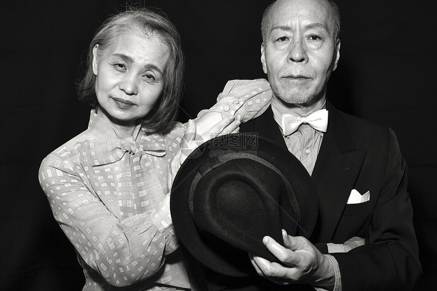黑白照片老年夫妻形象图片