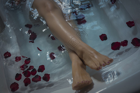 卫生间美人美丽浴室玫瑰浴缸脚图片