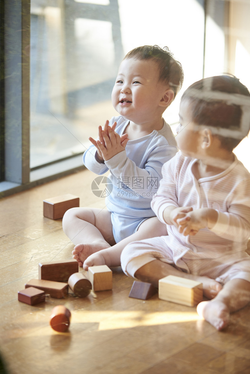 评价亚洲人表示婴儿兄弟朋友韩国人图片