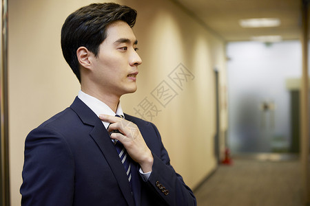 紧张秘书新招聘的公司职员商人办公室韩国人图片