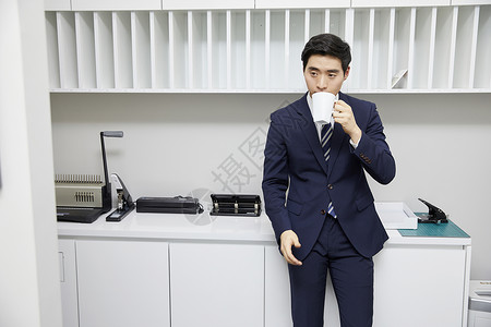 饮酒咖啡杯近距离商人办公室韩国人图片