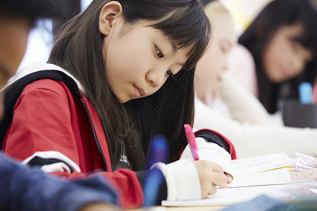 国际学校班级女孩图片