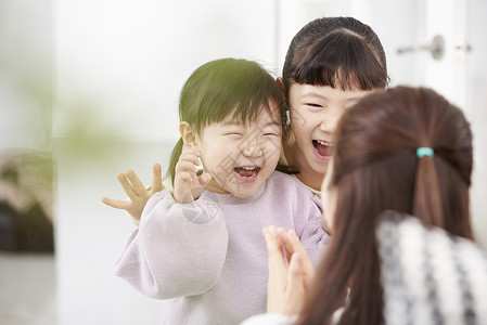 强烈的感情面对面分钟住房生活家庭母亲女儿韩国人图片