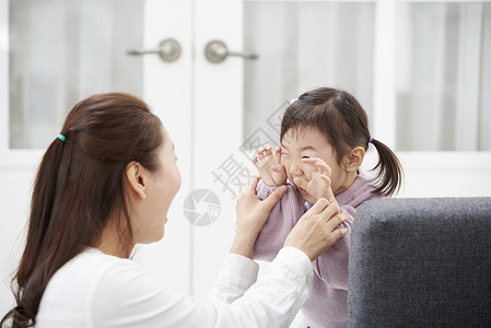 居家母女打闹玩耍图片