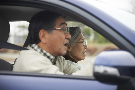 事故老年夫妇活动高级司机意外图片