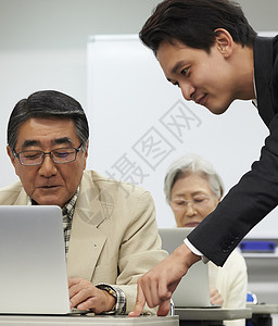 初学者男子教育高级参加讲座学生高清图片素材