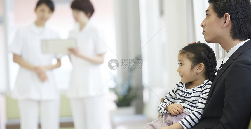 年轻的女护士图片