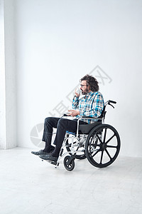 男独自生活减值轮椅男图片