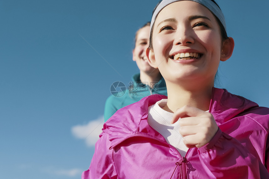 适当静冈县旅行外国人女人跑图片