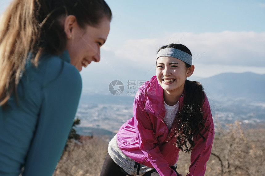 绝美的景色开心静冈县富士外国人女子健身图片