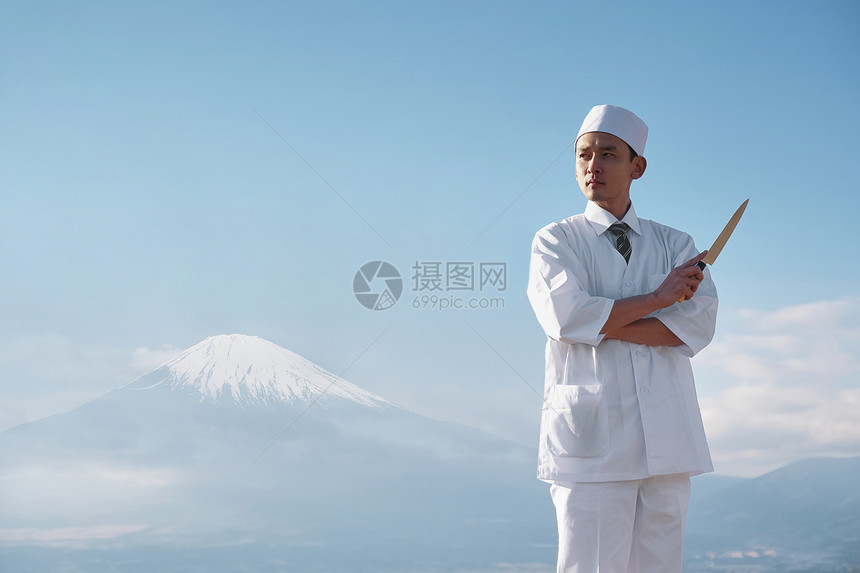 旅途三十几岁手工艺人cookfujisanjapanportrait图片