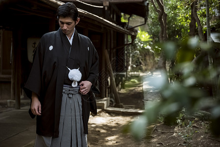 日本风格日式庭院服婚礼新郎图片
