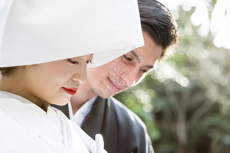 日本礼服婚礼新娘和新郎图片