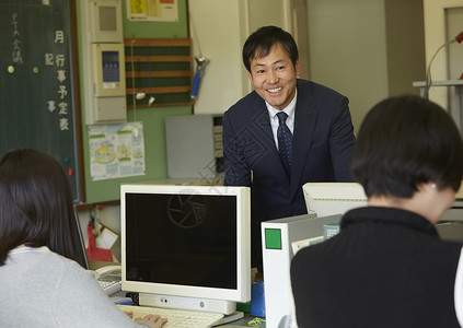 预备学校太阳光阳光学校教职员老师图片