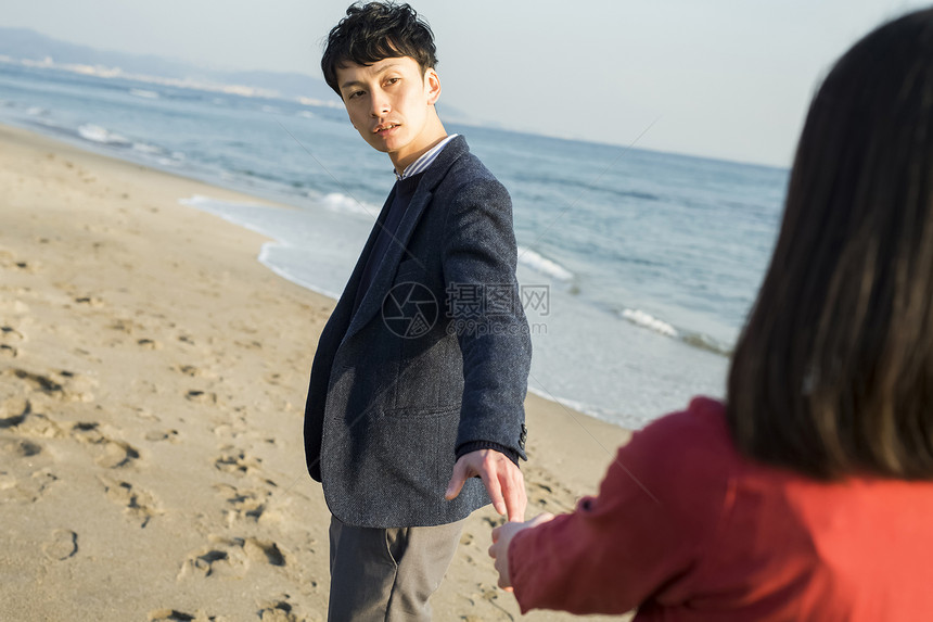 日本人蓝色的水女友夫妻海岸图片