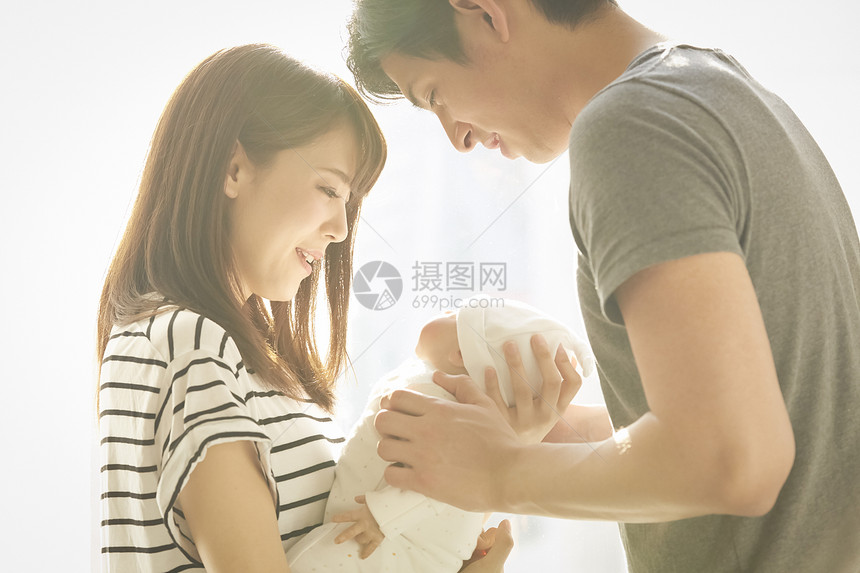 丰胸女女婴儿抚养孩子图片