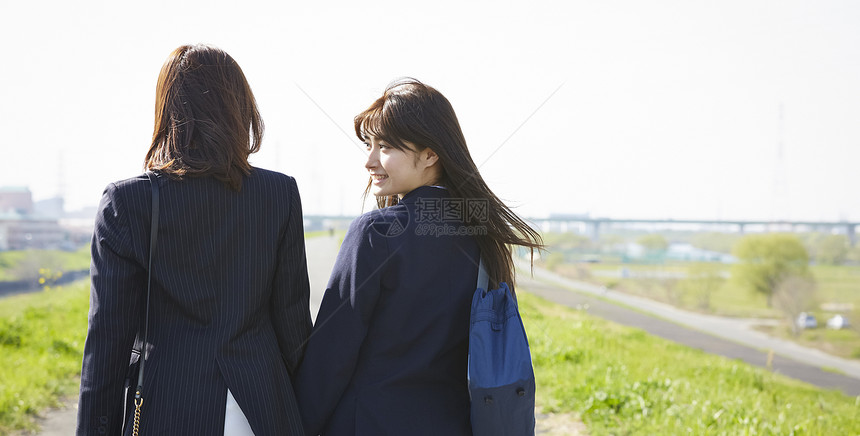 早晨日本人女学生女和学校的女生图片