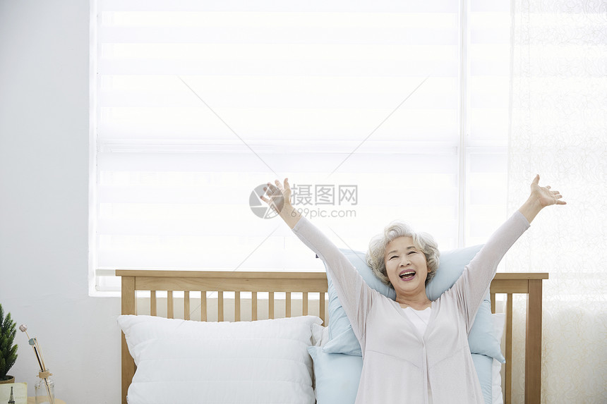 住房一个人的精神或气质迷笛生活女人老人韩国人图片
