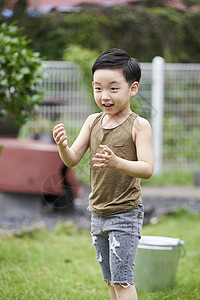 小孩快乐判断生活花园孩子韩语图片