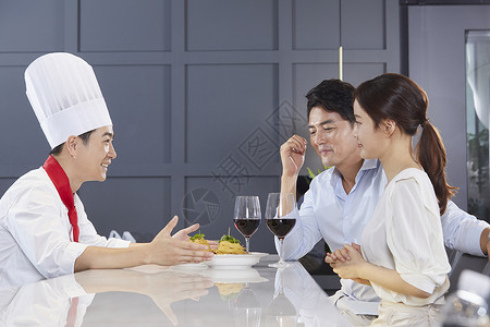 分庭律师中年食堂餐厅夫妇厨师韩国人图片