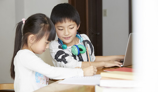 一起学习的儿童小孩高清图片素材