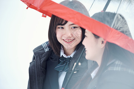 女幸福高中女生高中女孩在多雪的图片