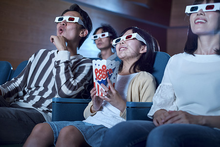 观众观看3d电影3d眼镜高清图片素材