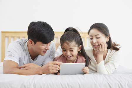 前视图爸爸青年生活家庭友谊韩语图片