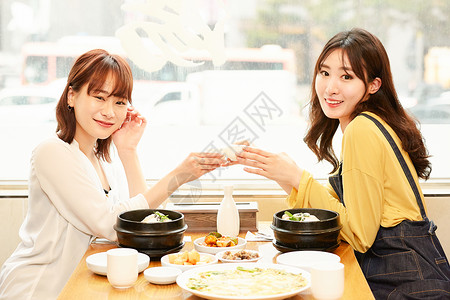 亲热饮食旅游韩国女孩旅行韩国食品图片
