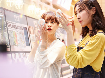 人物青少年20多岁韩国女装之旅韩国化妆品图片
