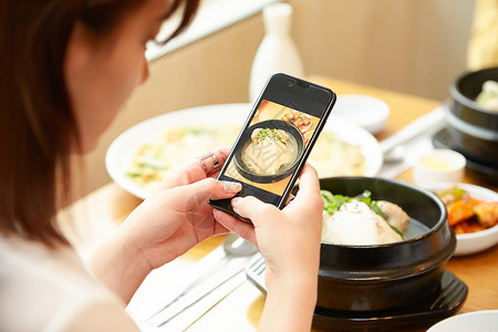 饭店美食亲热韩国女孩旅行韩国食品图片