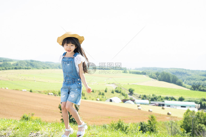 运动场打碎孩子北海道景观和女孩图片