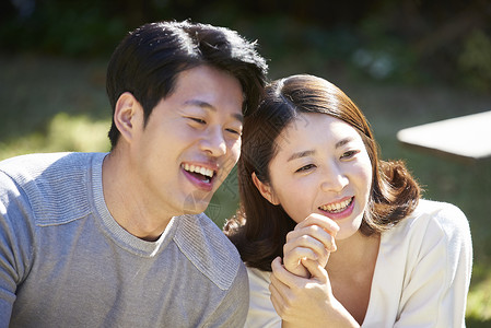 强烈的感情打破成人家庭夫妻韩国人图片