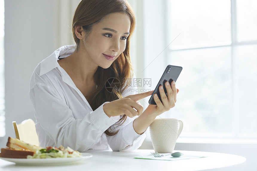 看减肥餐厅女人放松图片