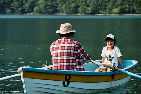 旅途日本人文稿空间家庭旅行湖船图片