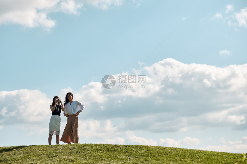 旅行者亚洲旅行女人的旅程自然风光图片