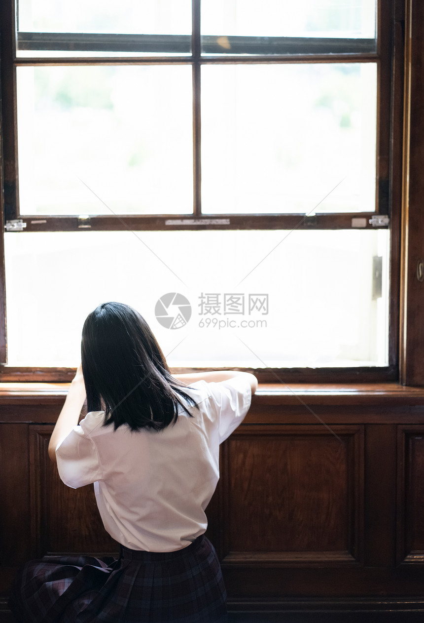 景观景色年轻女学生札幌学校之旅图片