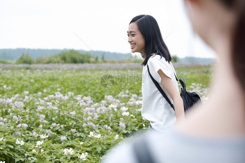 农场的女高中生图片