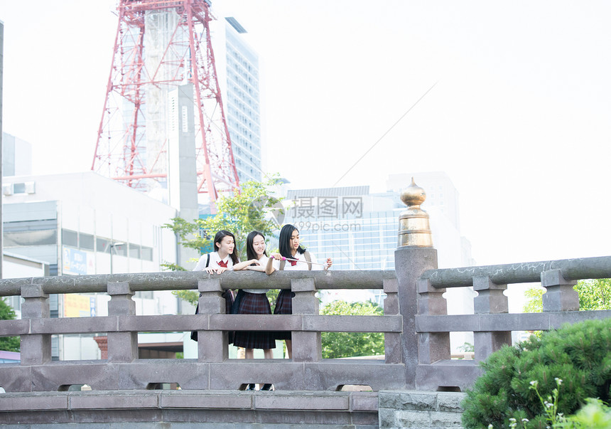 年轻的女孩日本人能量女学生札幌学校之旅图片