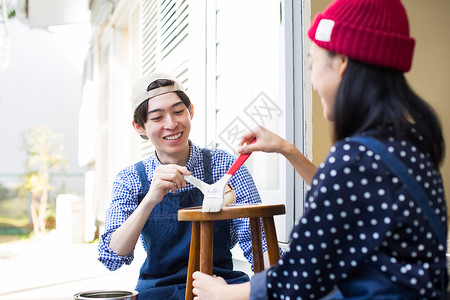 享受diy的男人和女人图片