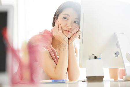 职场办公室女性图片