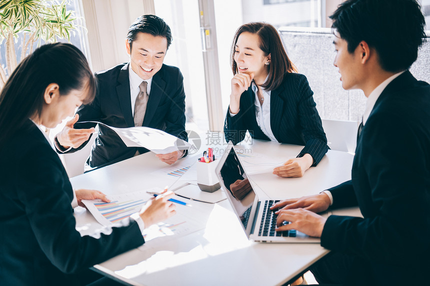 个人电脑简报女士们员工召开会议图片