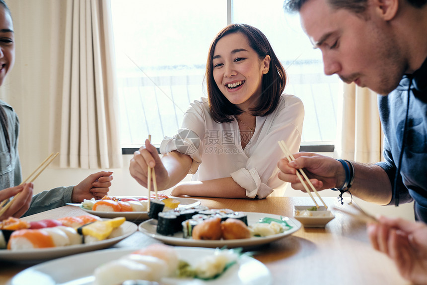 日本食品熟的游客外国人入境日本烹饪班餐图片