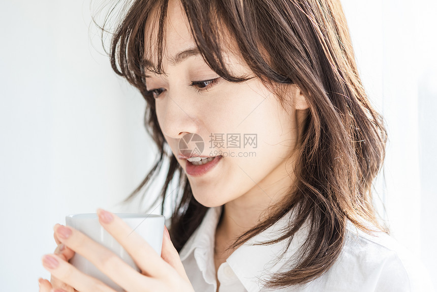 人物协会成员高兴女生活方式茶时间图片