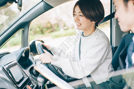 女人在考驾照图片